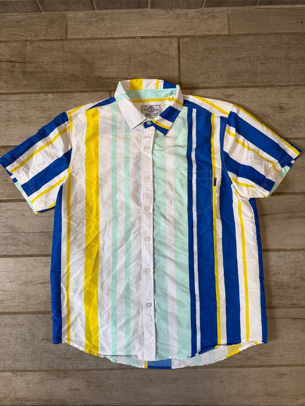 Switch Remarkable Retro Striped Button Down L